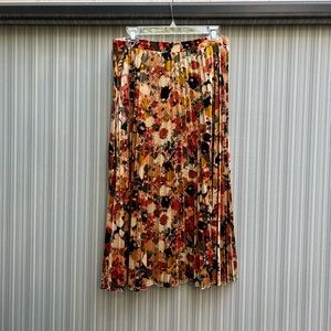 Floral print velvet pleated skirt